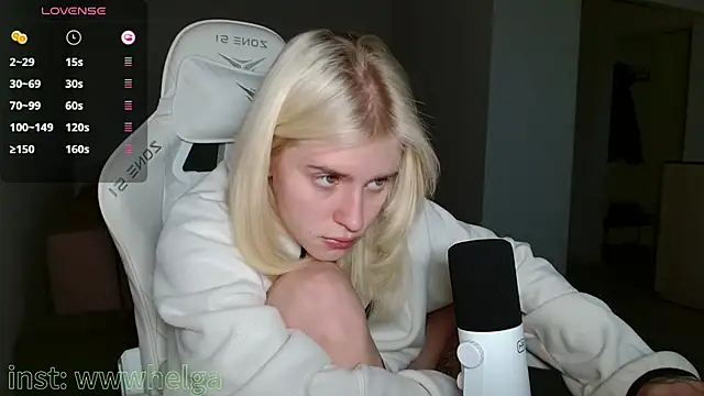 LizaKisses online show from October 9, 9:13 am