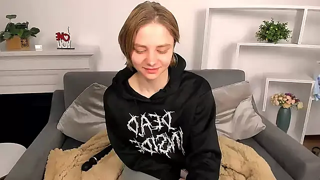 MirraBellanta online show from March 22, 1:55 am