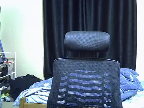 Snapshot of Horny-slut_ chatting on October 17, 3:37 pm Horny-slut online show from October 17, 3:37 pm