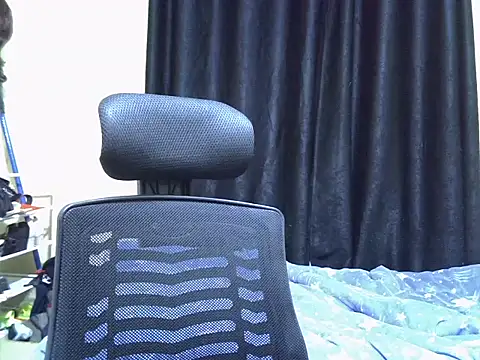 Snapshot of Horny-slut_ chatting on October 21, 9:13 am Horny-slut online show from October 21, 9:13 am