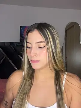 Snapshot of Issabela_G1 chatting on September 17, 11:36 pm Issabela G1 online show from September 17, 11:36 pm