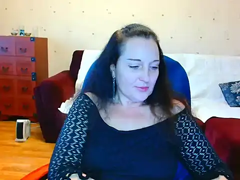 Alice3694 online show from April 7, 5:42 am