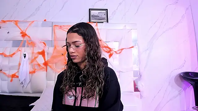 Snapshot of BritneyCollins chatting on October 16, 11:46 am BritneyCollins online show from October 16, 11:46 am