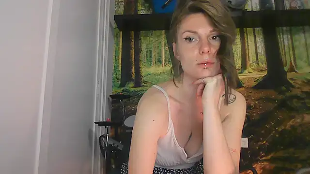 Feli blue online show from May 8, 8:28 am