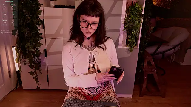 MichaellaMoon online show from April 9, 6:24 pm