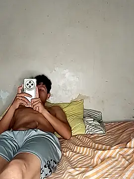 Snapshot of geroAguilar chatting on October 2, 1:49 pm geroAguilar online show from October 2, 1:49 pm