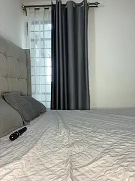 prettiepearl online show from April 1, 11:44 am