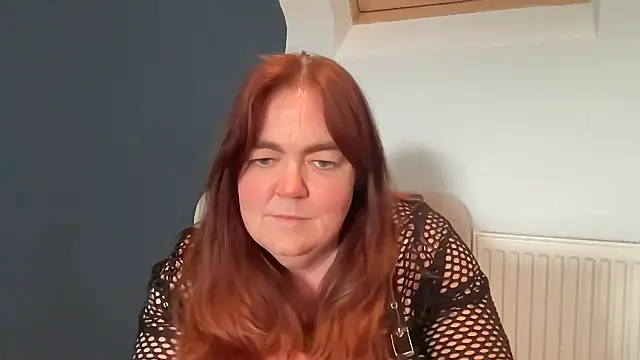 curvy-milf-abbie online show from June 4, 2:21 pm
