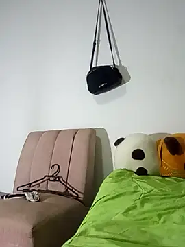 Snapshot of _violetta_- chatting on September 22, 10:57 am  violetta - online show from September 22, 10:57 am