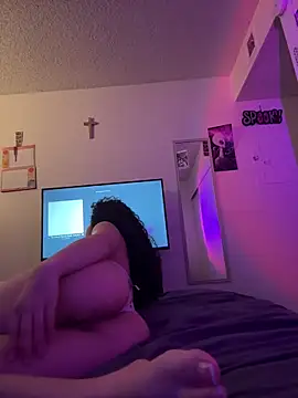 ladylavish online show from February 5, 7:00 am