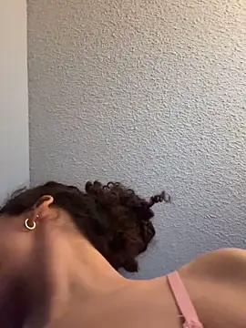 ladylavish online show from October 4, 5:35 am