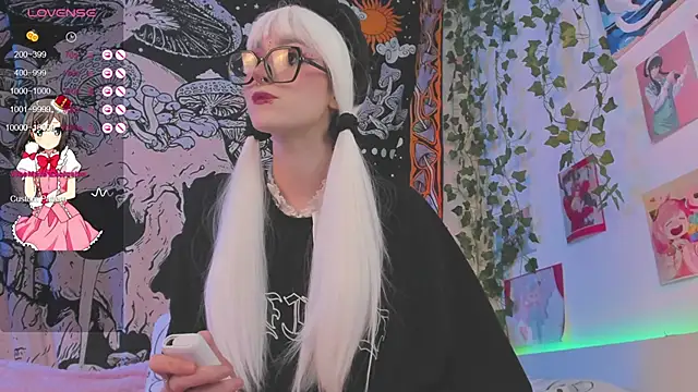 kissthasky online show from October 12, 7:05 pm