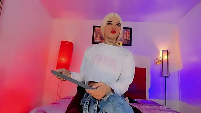 Snapshot of Gabyqueen70 chatting on October 21, 3:10 am Gabyqueen70 online show from October 21, 3:10 am