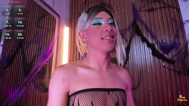 Snapshot of AndyBlake_ chatting on October 24, 3:46 am AndyBlake  online show from October 24, 3:46 am