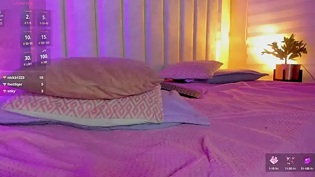 lil hanna18 online show from October 15, 8:11 pm