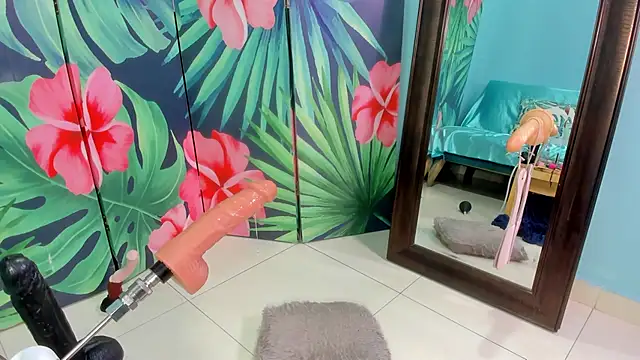 Snapshot of Mieldeluna chatting on October 18, 6:27 am Mieldeluna online show from October 18, 6:27 am