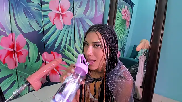 Snapshot of Mieldeluna chatting on October 1, 6:18 am Mieldeluna online show from October 1, 6:18 am