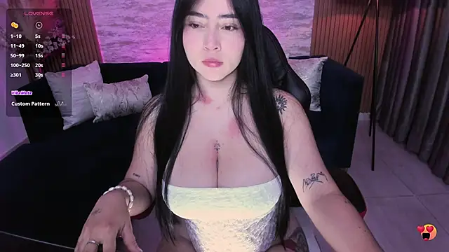 Gia lowry online show from October 27, 11:17 am