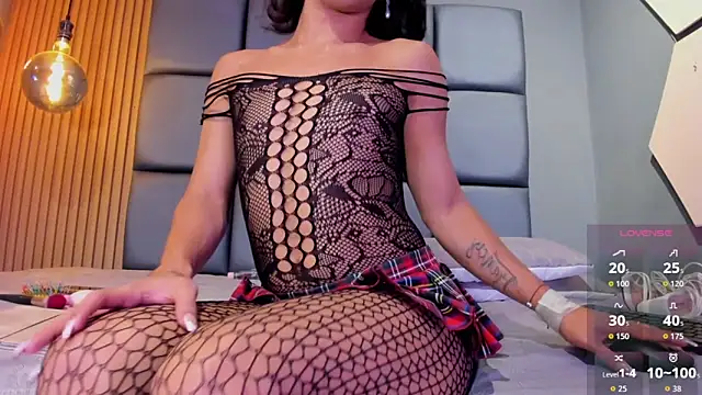 HOTTY RED  online show from October 8, 12:15 am