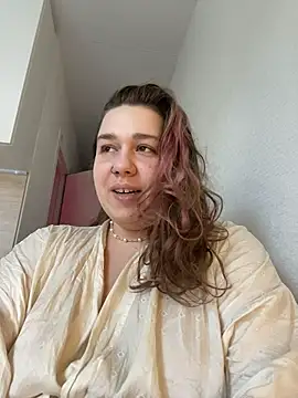 SuzieMurray online show from November 15, 8:15 am