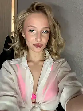 CaseyStar online show from January 17, 2:24 pm