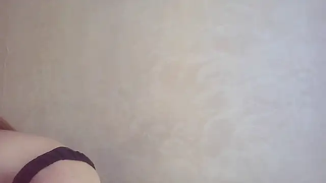 Snapshot of CaitlinaJayne23 chatting on October 26, 8:32 am CaitlinaJayne23 online show from October 26, 8:32 am