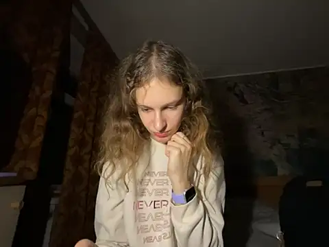 Snapshot of Eva_Angel3 chatting on October 9, 5:17 pm Eva Angel3 online show from October 9, 5:17 pm