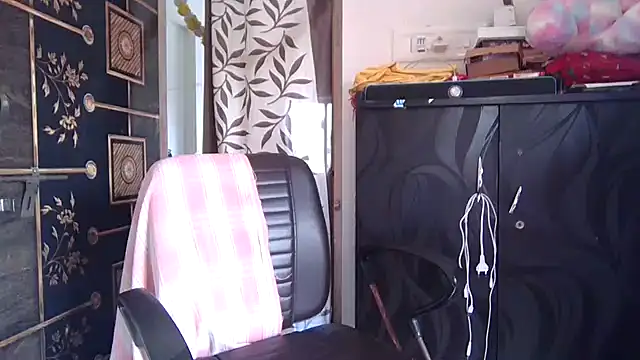 cuty-riya143 online show from February 6, 7:34 am