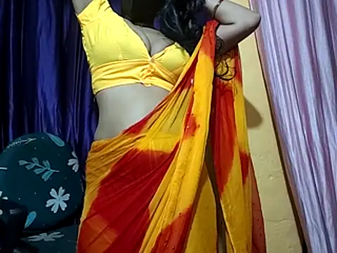 poojaxxx65 online show from February 21, 12:11 am