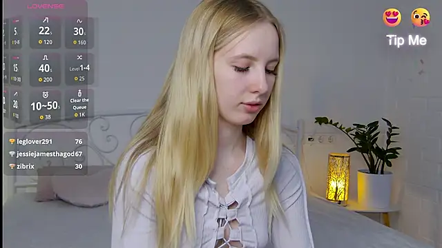 Snapshot of KarnetJ chatting on October 19, 8:11 pm KarnetJ online show from October 19, 8:11 pm