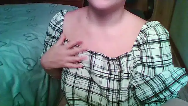 Snapshot of Evasapples chatting on October 30, 10:44 pm Evasapples online show from October 30, 10:44 pm