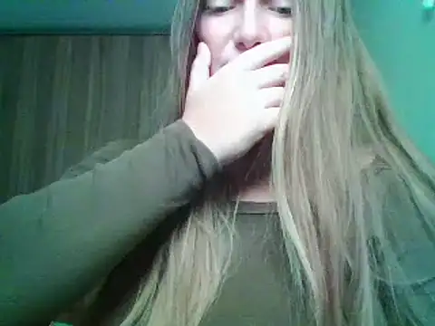 Snapshot of Evasapples chatting on October 5, 9:42 pm Evasapples online show from October 5, 9:42 pm