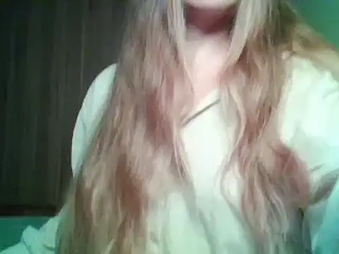 Snapshot of Evasapples chatting on October 7, 10:03 pm Evasapples online show from October 7, 10:03 pm