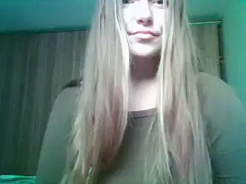 Snapshot of Evasapples chatting on October 4, 9:41 pm Evasapples online show from October 4, 9:41 pm