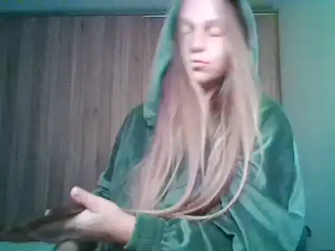 Snapshot of Evasapples chatting on September 20, 10:19 pm Evasapples online show from September 20, 10:19 pm