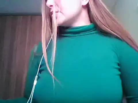 Snapshot of Evasapples chatting on October 22, 4:34 pm Evasapples online show from October 22, 4:34 pm