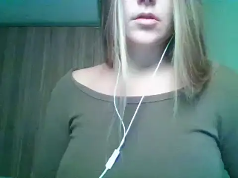 Snapshot of Evasapples chatting on September 19, 7:46 pm Evasapples online show from September 19, 7:46 pm