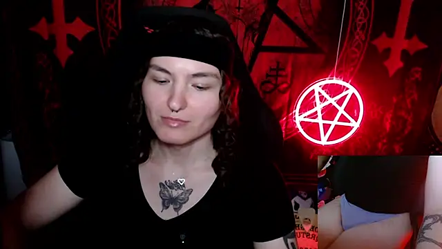 Snapshot of BrandiWRLD_999 chatting on October 5, 8:14 pm BrandiWRLD 999 online show from October 5, 8:14 pm