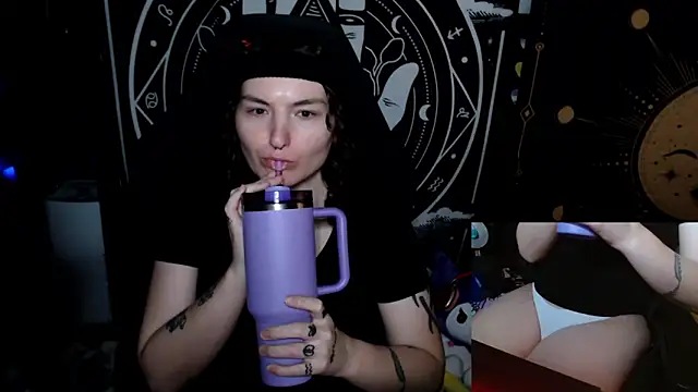 Snapshot of BrandiWRLD_999 chatting on October 1, 9:09 pm BrandiWRLD 999 online show from October 1, 9:09 pm