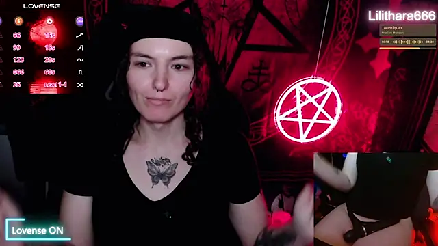 Snapshot of BrandiWRLD_999 chatting on October 30, 1:30 am BrandiWRLD 999 online show from October 30, 1:30 am