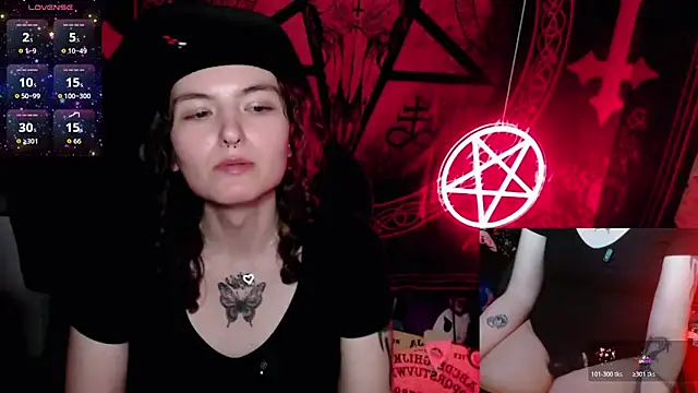 Snapshot of BrandiWRLD_999 chatting on October 25, 6:59 pm BrandiWRLD 999 online show from October 25, 6:59 pm