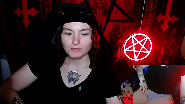 Snapshot of BrandiWRLD_999 chatting on October 6, 8:24 pm BrandiWRLD 999 online show from October 6, 8:24 pm