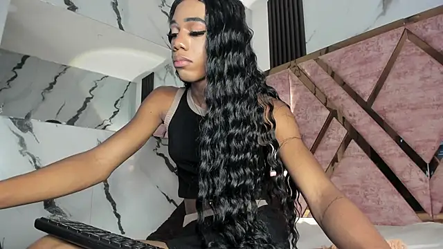 Snapshot of tifany_bigdick chatting on October 30, 6:53 pm tifany bigdick online show from October 30, 6:53 pm