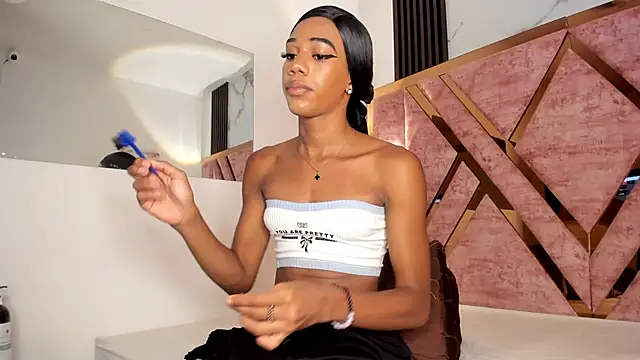 Snapshot of tifany_bigdick chatting on September 16, 6:38 pm tifany bigdick online show from September 16, 6:38 pm