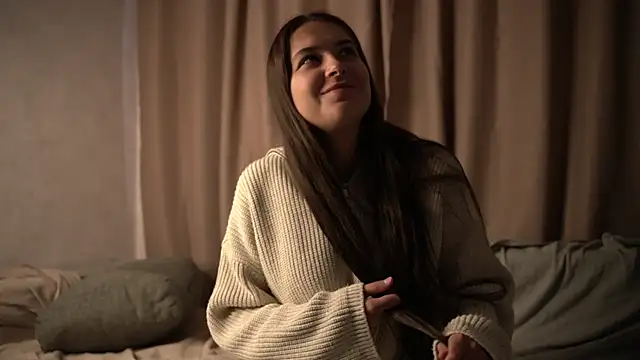 Snapshot of elisa_moon chatting on October 17, 9:56 am elisa moon online show from October 17, 9:56 am