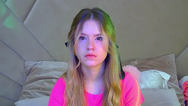 MilanaBalmain online show from October 13, 4:15 am