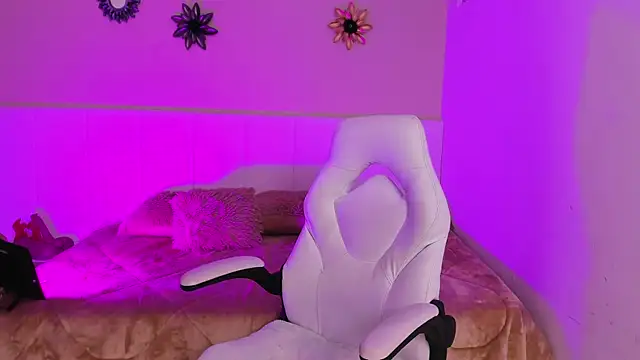 Snapshot of estrella_bigboobs14 chatting on November 2, 12:30 pm estrella bigboobs14 online show from November 2, 12:30 pm