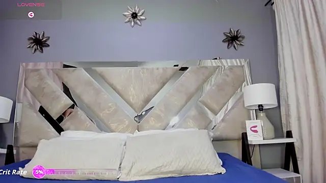 Snapshot of Megan_delarosse chatting on September 29, 11:43 pm Megan delarosse online show from September 29, 11:43 pm