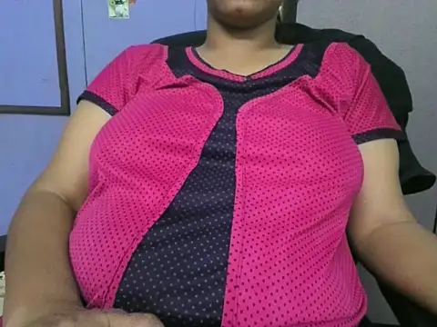 Snapshot of Sexy-Shalinii chatting on October 22, 4:17 am Sexy-Shalinii online show from October 22, 4:17 am