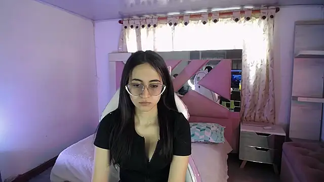 Snapshot of Mia_Fischer chatting on September 14, 3:21 pm Mia Fischer online show from September 14, 3:21 pm